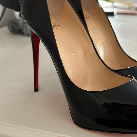 Christian Louboutin Red bottoms! - Picture 5 of 5